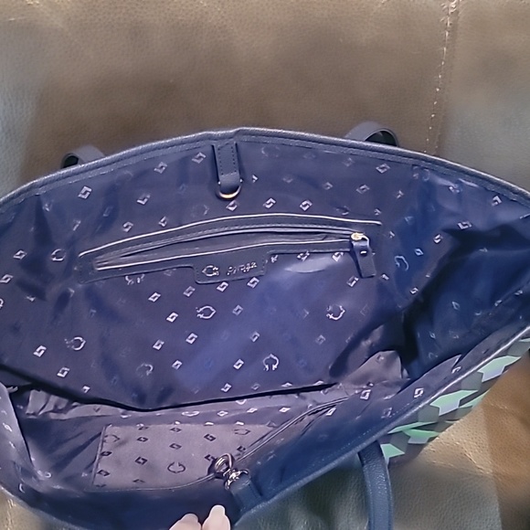 C. Wonder colorblock geometric tote - Picture 2 of 7